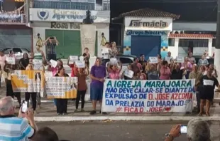 Manifestação de fiéis contra saída de dom Azcona do Marajó