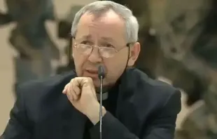 Marko Rupnik, padre e artista, acusado de abusar de mais de 20 mulheres durante anos na Comunidade Loyola que fundou na década de 1990.