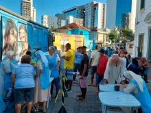 Filhas da Caridade de São Vicente de Paulo atendem pessoas carentes em Recife (PE)