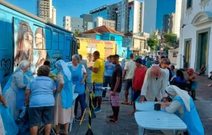 Filhas da Caridade de São Vicente de Paulo atendem pessoas carentes em Recife (PE)