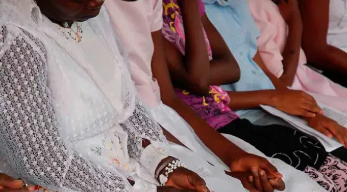 Santa Missa na paróquia do Sagrado Coração no Haiti. ?? 