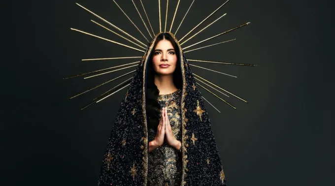 Maria Gabriela Lacerda desfila Miss Universo 2025 vestida de Nossa Senhora Aparecida ?? 