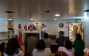 Missa com o ícone na capela do Edifício São João Paulo II, na Glória, em 21 de março de 2025.