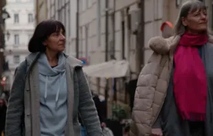 "Freiras x Vaticano" apresenta as histórias detalhadas de Gloria Branciani (à esquerda) e Mirjam Kovac sobre os supostos abusos de Marko Rupnik.