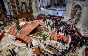Caixão do papa Francisco na Basílica de São Pedro.