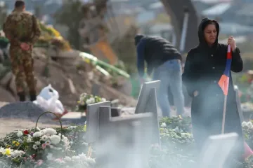 A guerra em Nagorno Karabakh deixou dezenas de soldados mortos, que foram enterrados no cemitério militar de Yerablur, em Yerevan, Armênia. 22 de novembro de 2020.