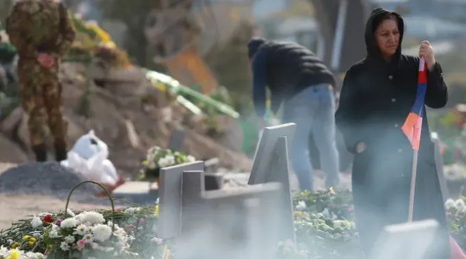 A guerra em Nagorno Karabakh deixou dezenas de soldados mortos, que foram enterrados no cemitério militar de Yerablur, em Yerevan, Armênia. 22 de novembro de 2020. ?? 