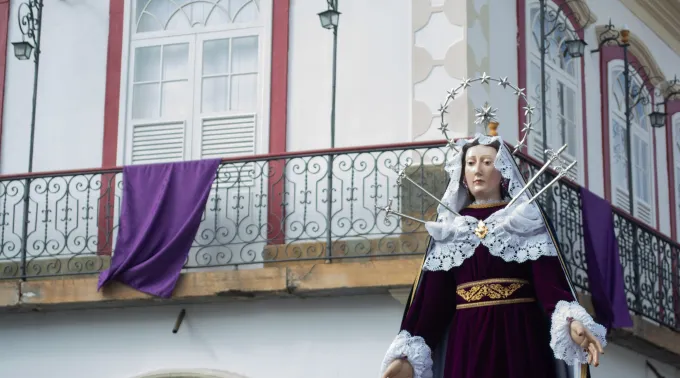 Nossa Senhora das Dores em procissão pelas ruas de São João del-Rei. ?? 