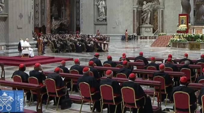 Papa Francisco e os participantes do momento de oração pela paz na basílica de São Pedro