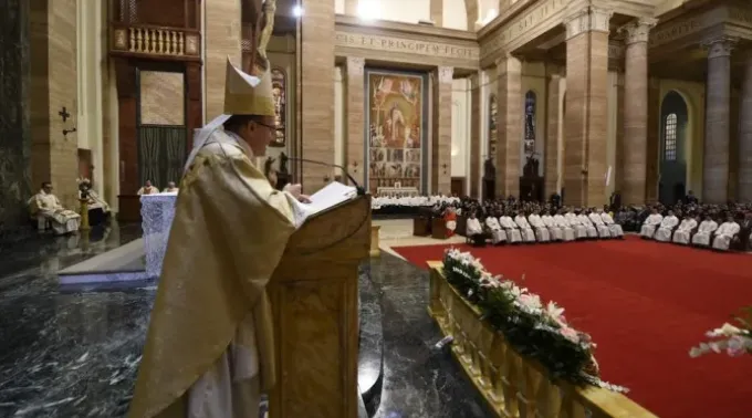 Dom Andrés Gabriel Ferrada ordena novos diáconos da Opus Dei em Roma. ?? 