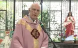 Padre Júlio Lancellotti na missa de 14 de dezembro, a última transmitida ao vivo