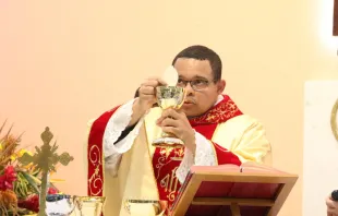 Padre Wagner Augusto, vigário na Paróquia Santos Anjos, no Leblon, Rio de Janeiro (RJ).