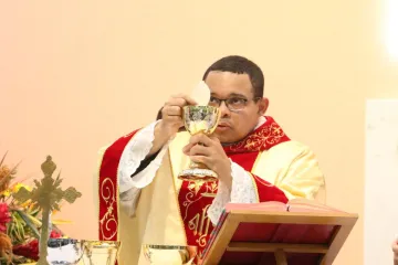 Padre Wagner Augusto, vigário na Paróquia Santos Anjos, no Leblon, Rio de Janeiro (RJ).