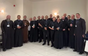 Padres brasileiros no Congresso Internacional da Associação Internacional de Exorcistas (AIE).