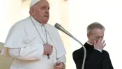 Papa Francisco lamenta avalanche que soterrou 2 mil pessoas em Papua Nova Guiné, que visitará em setembro