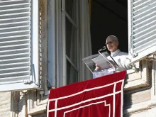 Papa Leão XIV reza o Ângelus