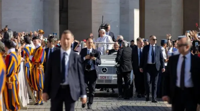 Papa Francisco chega à Praça de São Pedro hoje, 26 de junho. ?? 