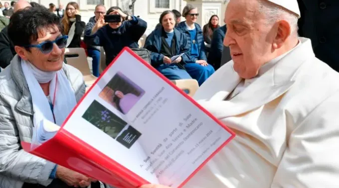 Appendino comunica a descoberta ao papa Francisco em 13 de março, depois da audiência geral.| ?? 