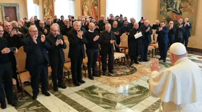 Audiência do papa Francisco com membros do Instituto Secular dos Sacerdotes Missionários da Realeza de Cristo ?? 