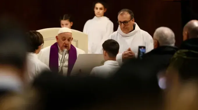 Papa Francisco celebra ato penitencial na paróquia São Pio V, em Roma, nas 24 Horas para o Senhor