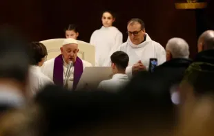 Papa Francisco celebra ato penitencial na paróquia São Pio V, em Roma, nas 24 Horas para o Senhor