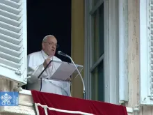 Papa Francisco na oração do Ângelus na Praça de São Pedro, no Vaticano
