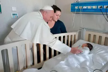 Papa Francisco visita o Hospital Bambino Gesù.