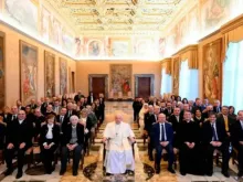 Papa Francisco com os membros do Conselho Nacional da Renovação Carismática italiana