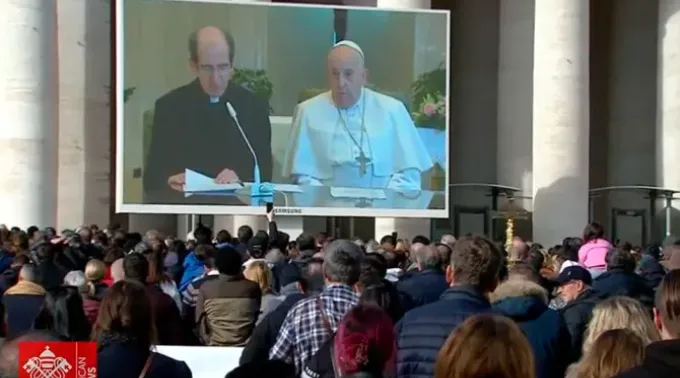 O papa Francisco conduz a oração do Ângelus na Casa Santa Marta. | ?? 