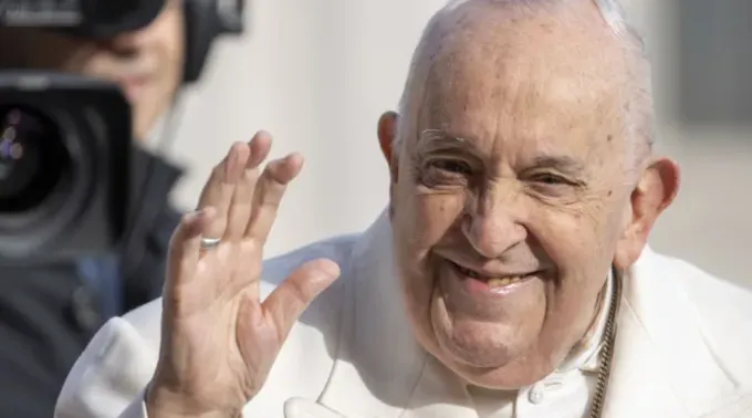 O papa Francisco incentiva a promoção do estudo do Catecismo da Igreja Católica. ?? 