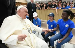 Papa Francisco esta manhã com os jovens da rede nacional de “Escolas para a Paz”