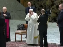 Papa Francisco telefona para o pai de jovem morta na Itália