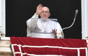 Papa Francisco na janela do Palácio Apostólico