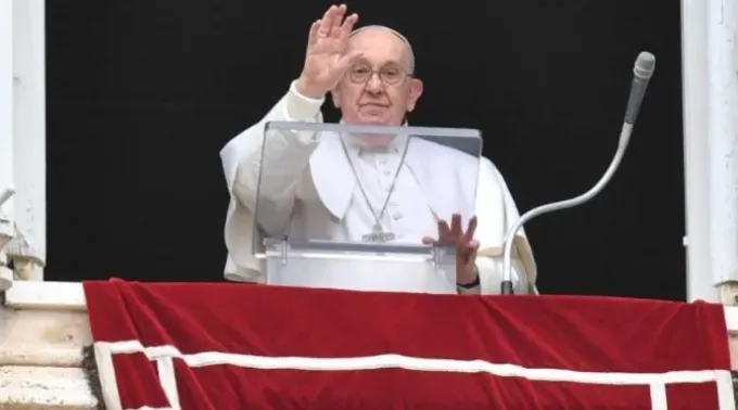 Papa Francisco na janela do Palácio Apostólico