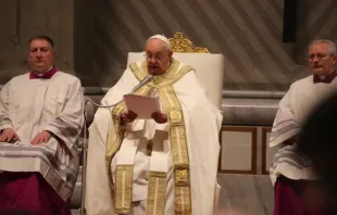 Papa Francisco nas vésperas da solenidade de Santa Maria Mãe de Deus na basílica de São Pedro