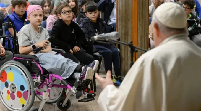 Encontro do Papa Francisco com 200 crianças em Roma ?? 