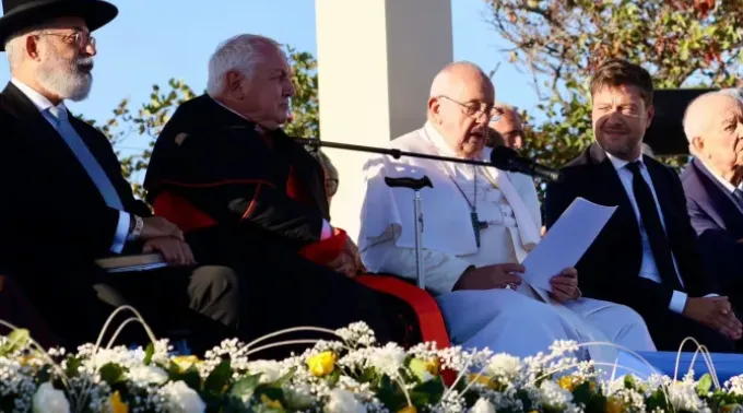 O papa Francisco durante o encontro com líderes religiosos em Marselha. ?? 