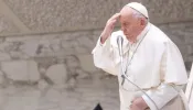 Padres devem pedir perdão por palavras que "escandalizam" sobre o papa, diz arquidiocese