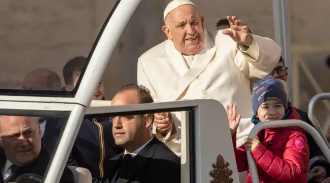 Papa Francisco saúda fiéis presentes na Audiência Geral desta quarta-feira ?? 