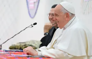 Imagem do papa Francisco durante sua visita à paróquia de São Jorge em Acilia