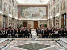 Papa Francisco em audiência com jornalistas no Vaticano hoje (22)