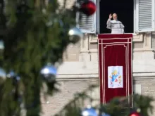 O papa Leão XIV na varanda do Palácio Apostólico