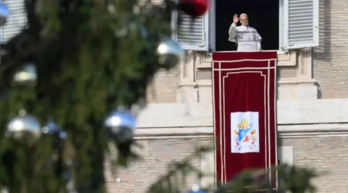 O papa Leão XIV na varanda do Palácio Apostólico