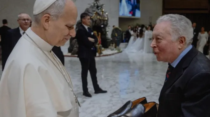 No dia 7 de janeiro Adriano Stefanelli entregou ao papa o modelo definitivo de sapatos