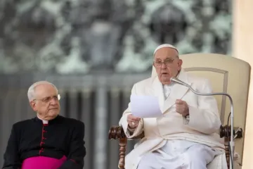 Papa Francisco durante a audiência geral semanal na Praça de São Pedro, 13 de março de 2024.