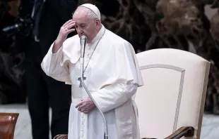 Imagem referencial. Papa Francisco em oração.