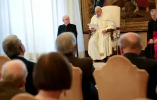 Papa Francisco recebe membros da Pontifícia Comissão das Ciências Históricas, no dia 20 de abril de 2024.