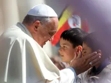 Papa Francisco durante a Audiência Geral de quarta-feira, 30 de abril de 2014, na Cidade do Vaticano.