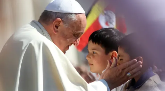 Papa Francisco durante a Audiência Geral de quarta-feira, 30 de abril de 2014, na Cidade do Vaticano. ?? 