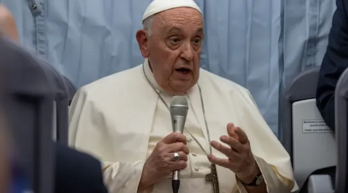 Papa Francisco durante a entrevista coletiva. ?? 